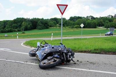 Lenningen-Schopfloch: Motorradfahrer nach Sturz schwer verletzt